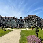 Le Pullman Appartement Deauville