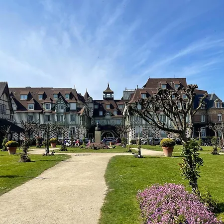 Le Pullman Apartment Deauville